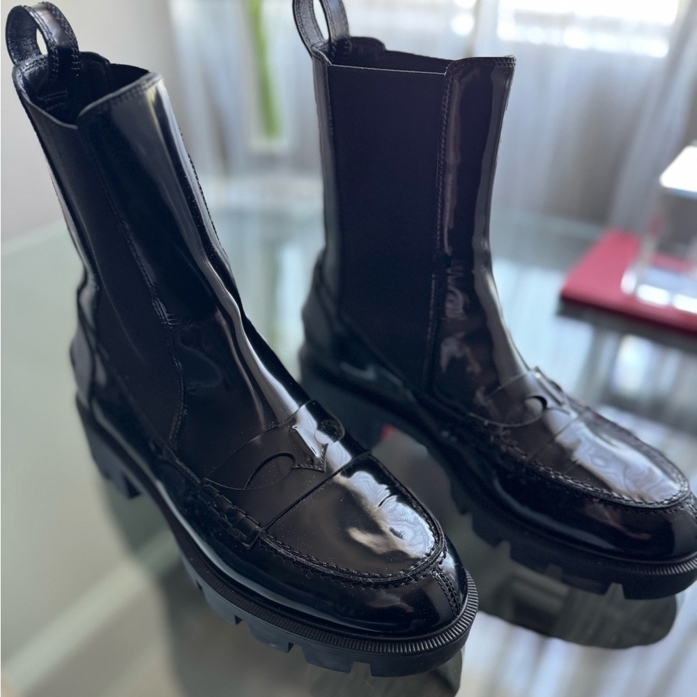 Woman Black Leather Boots